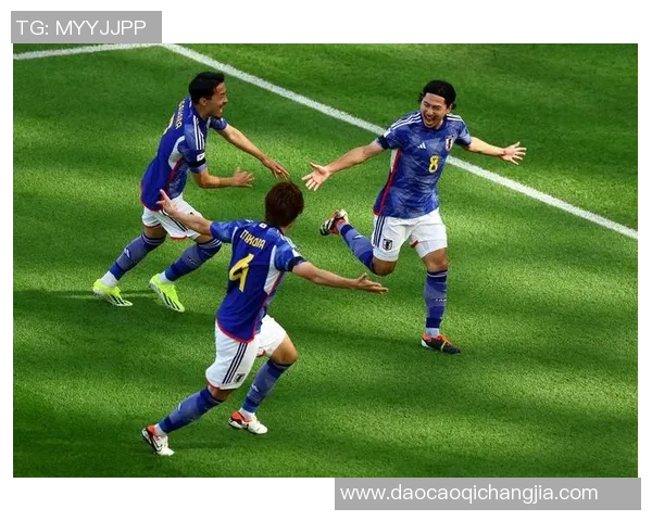 日本足球队客串球星揭秘，他们如何在绿茵场外展现不同魅力