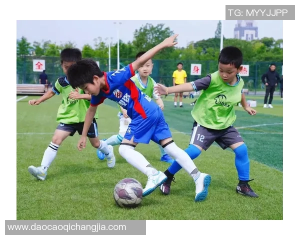 最新精选足球球星高清壁纸大赏尽显绿茵场上激情与荣耀